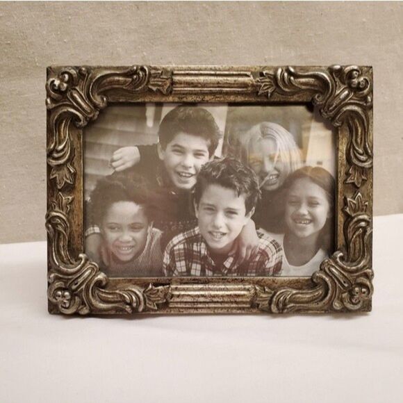 5 x 7 Picture Frame in Pewter Finish - Picture 1 of 4